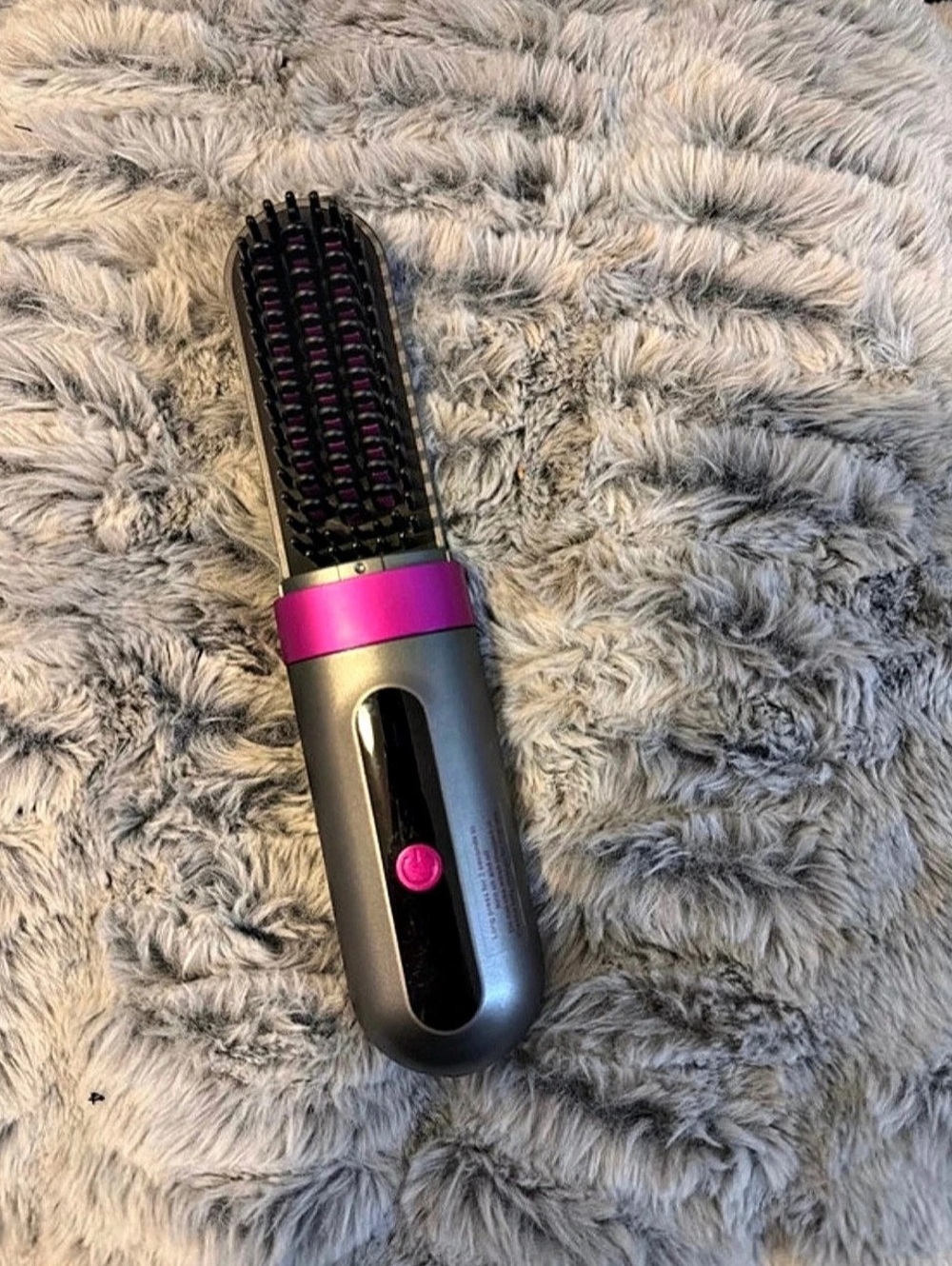 Cordless hair straightener